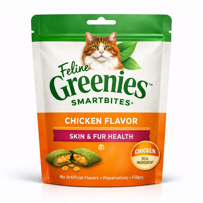 Feline Greenies Smartbites Skin & Fur Cat Treats | Crunchy & Soft Chicken Flavor